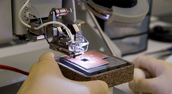 Chip electronic device